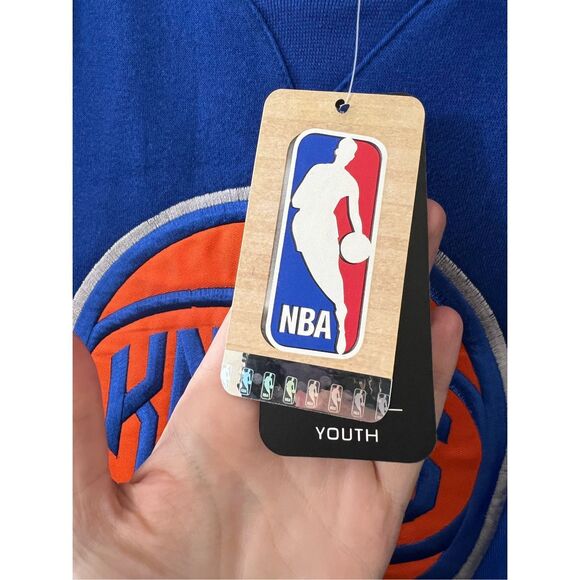NWT KNICKS Pullover Sweatshirt - Youth Large - Picture 3 of 5